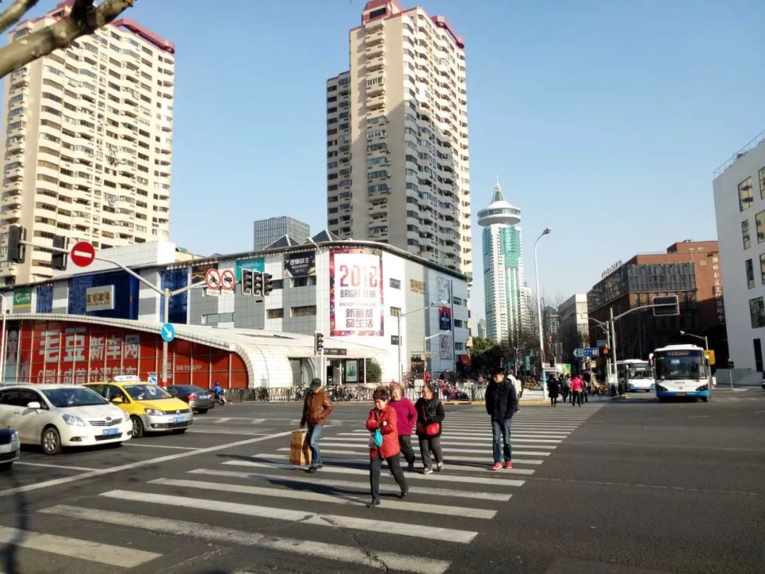 上海市浦东,浦东塘桥蓝村路富都广场316平餐饮旺铺转让(证齐,天然气)